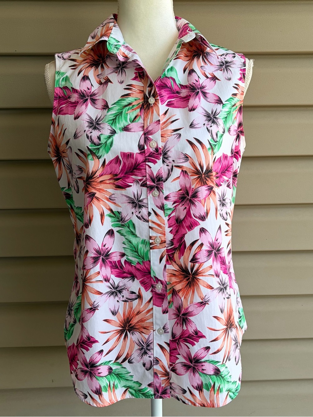•Lands’ End• Tropical Floral Sleeveless Button Front Shirt - Size 10